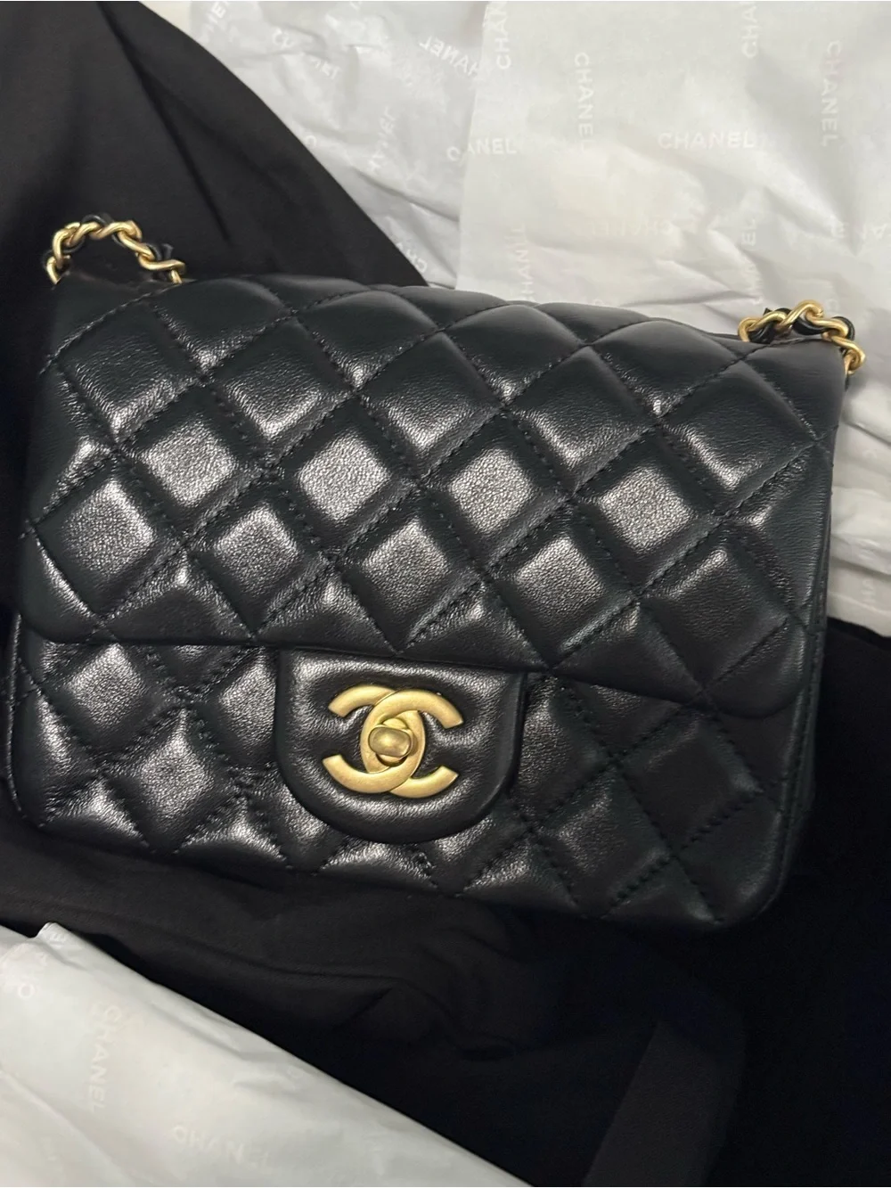 CHANEL Black Quilted Leather Shoulder Bag with Gold Hardware pearl crush
